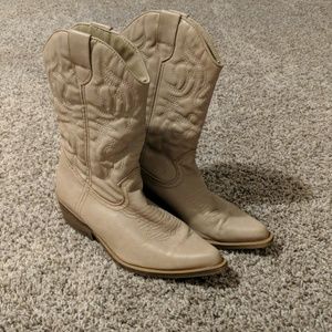 Tan sugar boots